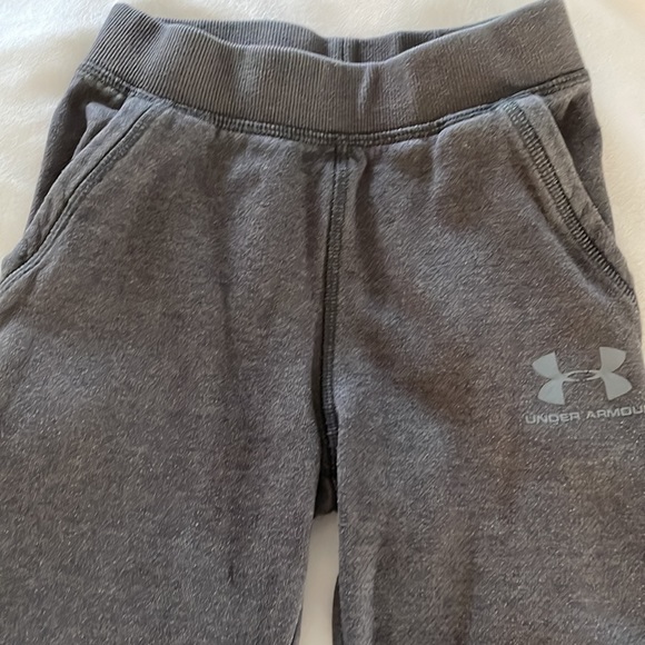 Bundle of Under Armour Collection All Size 6: Hoodie, Joggers, 3/4 Zip - Picture 10 of 12